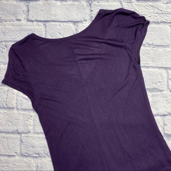Gap Vneck in Deep Purple - Picture 5 of 6